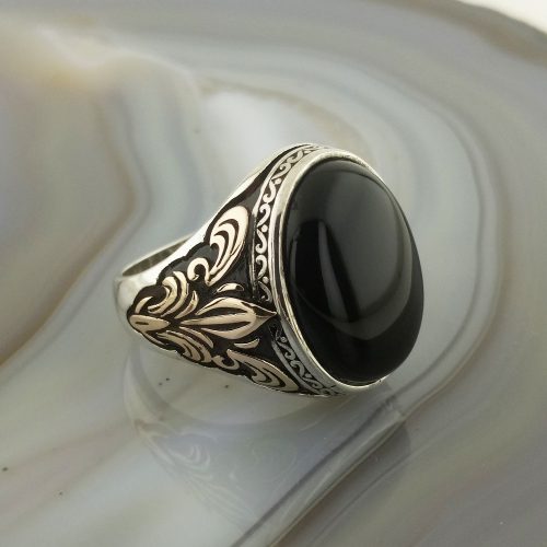 925 Ayar Gümüş Motifli Siyah Kapşon Taşlı Erkek Yüzük