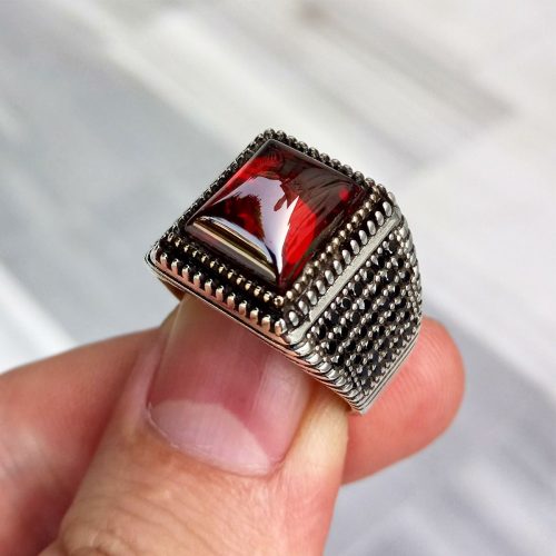 925 Ayar Gümüş Kırmızı Kapşon Taşlı Erkek Yüzük