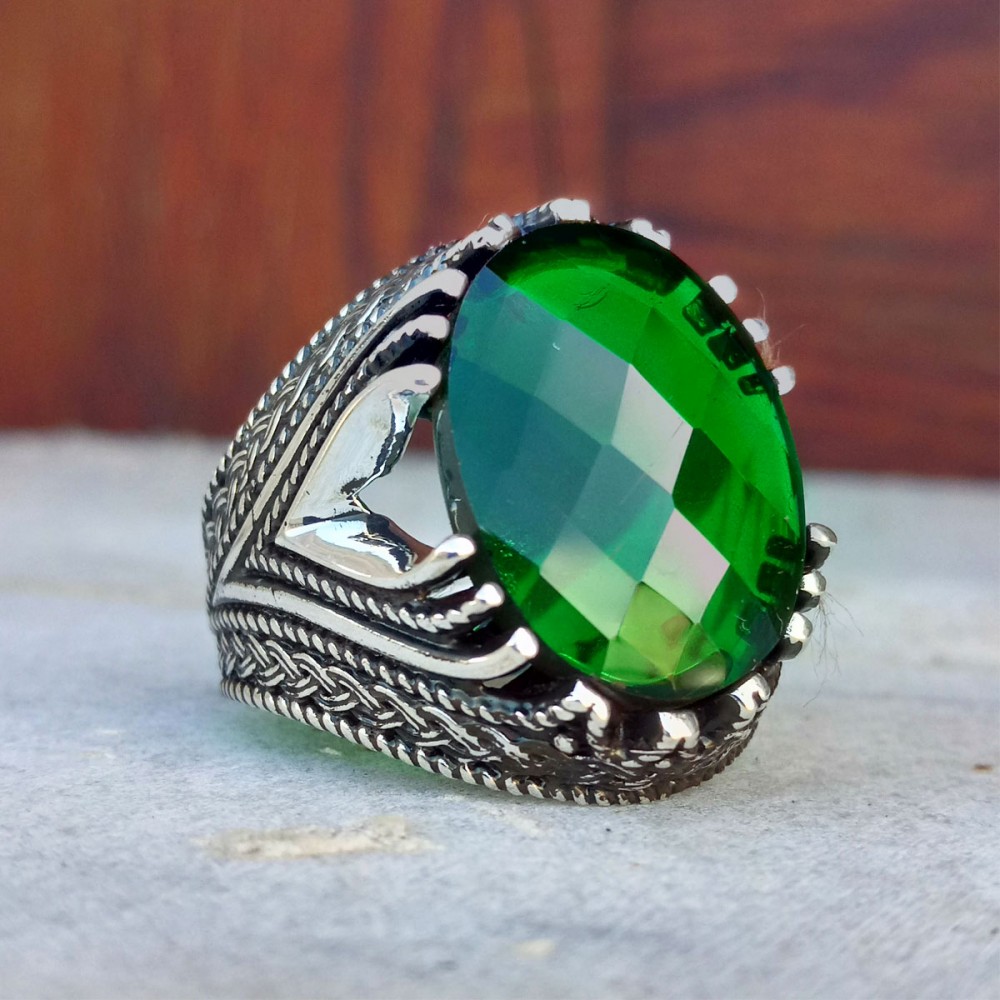 925 K Green Faset Stone-set Twist Engraved Men's Silver Ring