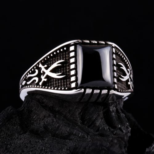 925-ayar-gumus-oniks-tasli-zulfikar-kilici-islemeli-erkek-yuzuk