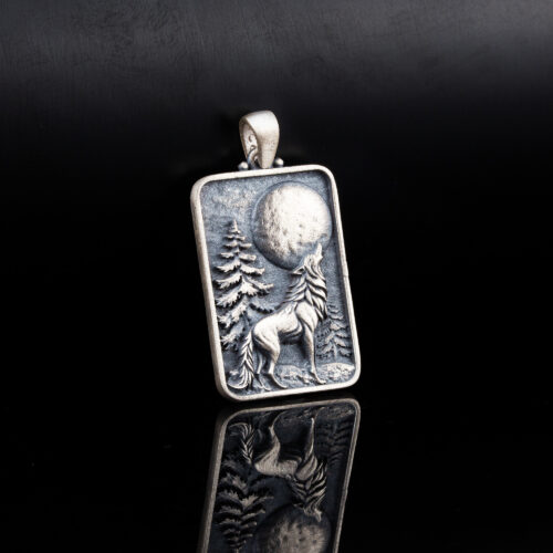 925-ayar-gumus-dolunay-ve-uluyan-kurt-figurlu-erkek-kolye-3