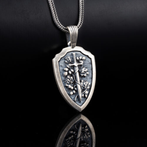 kilic-ve-kalkan-motifli-925-ayar-gumus-kolye-3